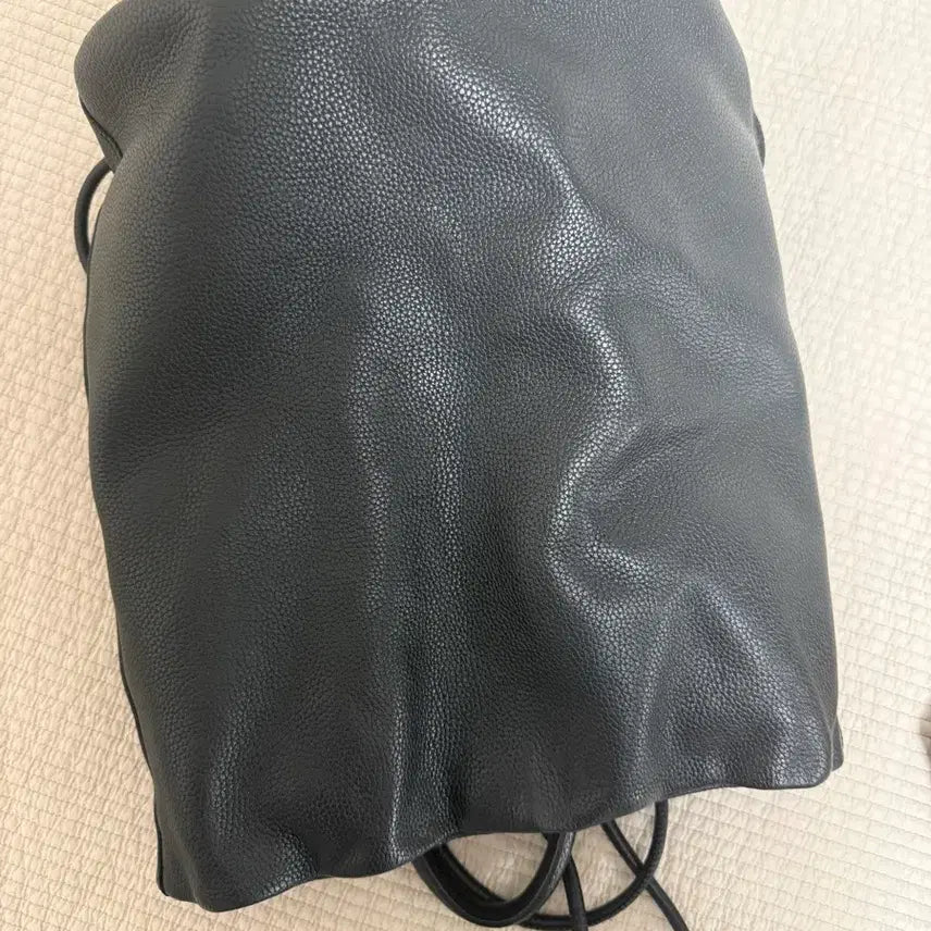 [BUNJANG] AET FIN Drawstring Bag Black / 애테 FIN DRAWSTRING BAG 블랙