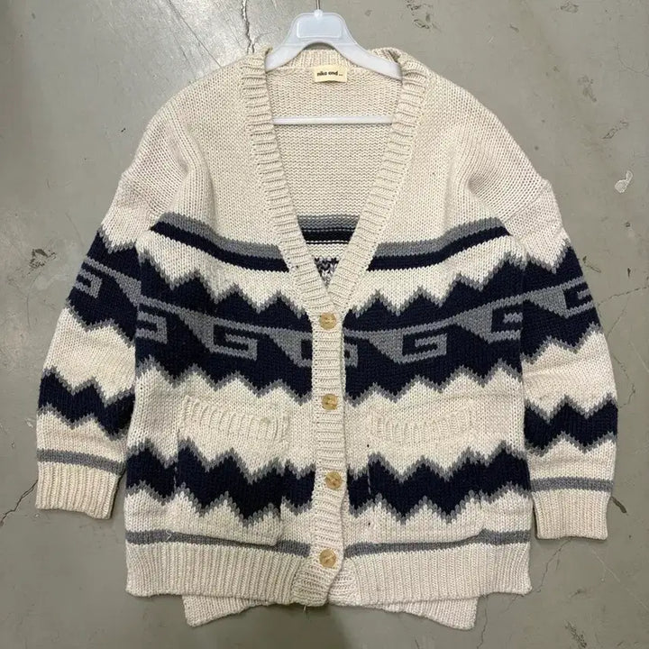 [BUNJANG] Niko and... Japan Pattern Cardigan (M) / 만원샵 니코앤드 재팬 패턴 가디건 M