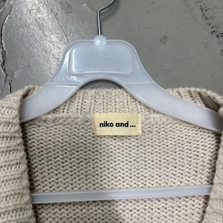 [BUNJANG] Niko and... Japan Pattern Cardigan (M) / 만원샵 니코앤드 재팬 패턴 가디건 M