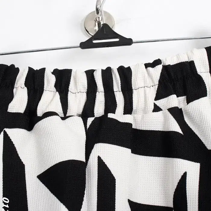 [BUNJANG] Geometric Pattern Flare Skirt / 여성F/ 기하학무늬 뒷밴딩 플레어 스커트 8-15