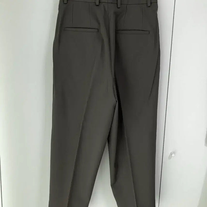 [BUNJANG] Years Ago Two Tuck Wide Tapered Pants Olive M / 이얼즈어고 투턱 와이드 테이퍼드 팬츠 올리브 M