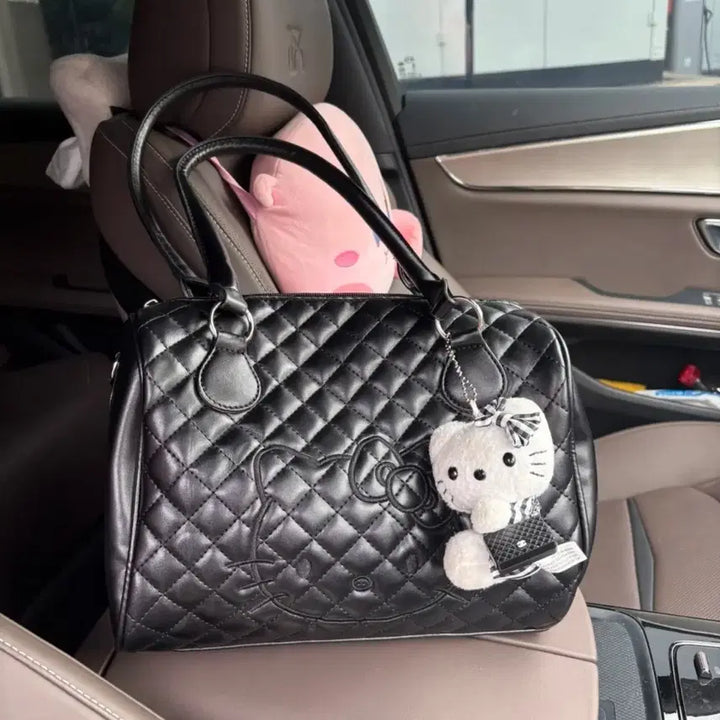[BUNJANG] Hello Kitty Black Quilted Shoulder Bag / [새상품/*바로발송*] 블랙 헬로키티 퀼팅 보부상 숄더백 여행 가방