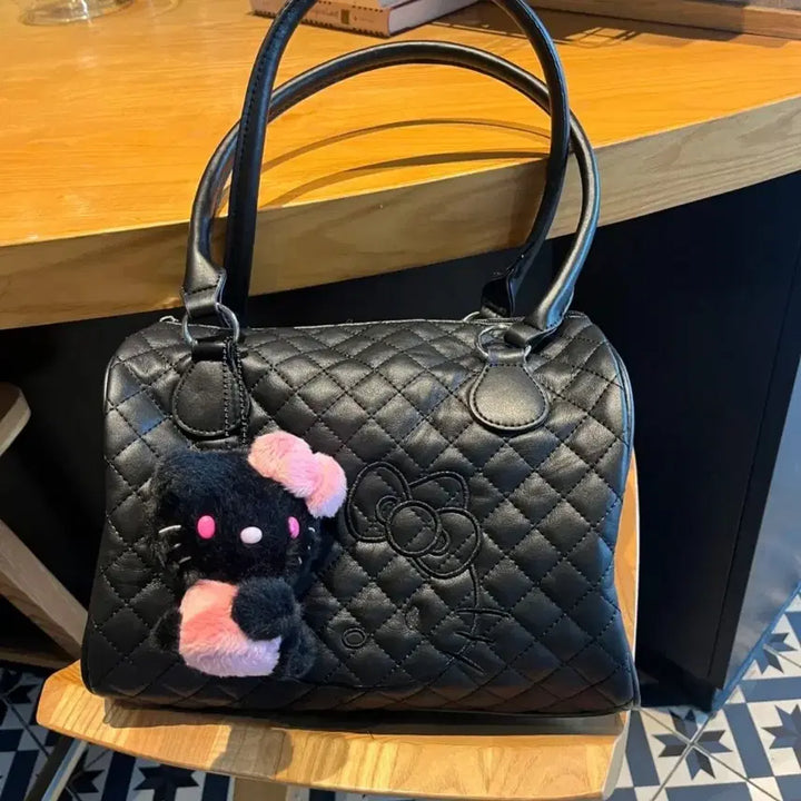 [BUNJANG] Hello Kitty Black Quilted Shoulder Bag / [새상품/*바로발송*] 블랙 헬로키티 퀼팅 보부상 숄더백 여행 가방