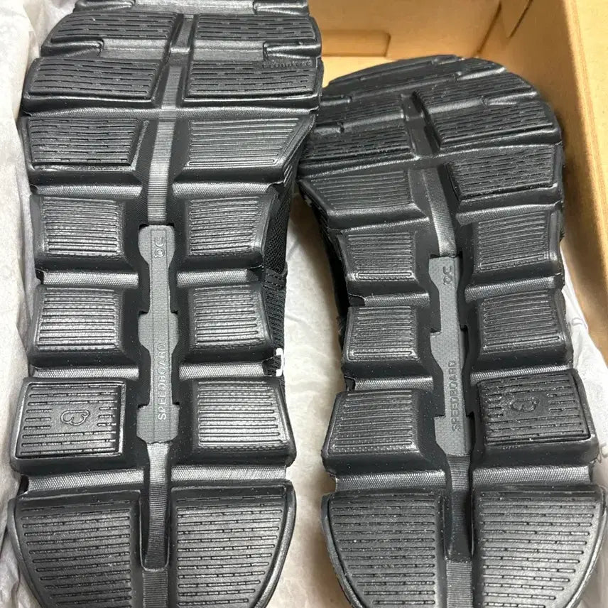 [BUNJANG] On Running Cloud 6 Waterproof 250 / [새상품] 온러닝 클라우드6 워터푸르프 250