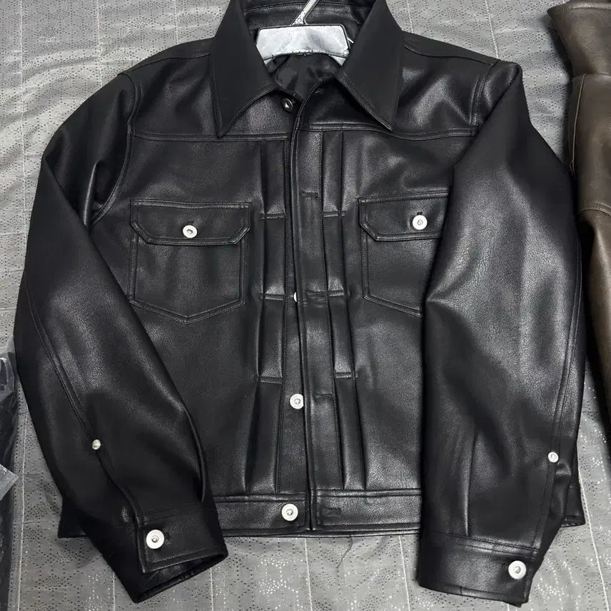 [BUNJANG] Black Leather Trucker Jacket / (새상품)블랙 가죽 트러커 자켓
