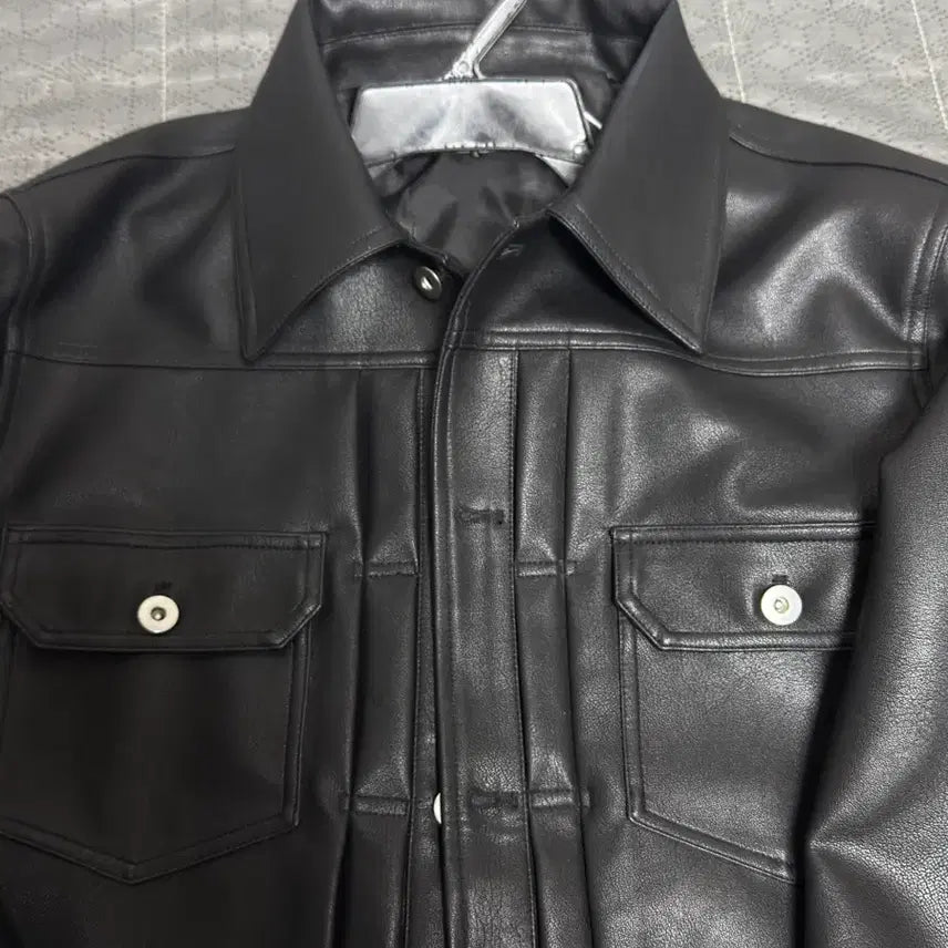 [BUNJANG] Black Leather Trucker Jacket / (새상품)블랙 가죽 트러커 자켓