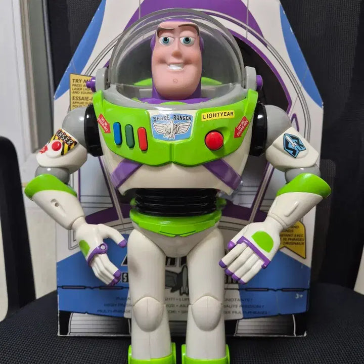 [BUNJANG] Toy Story Buzz Lightyear Andy Version Talking Figure / 디즈니스토어 토이스토리 버즈 라이트이어 앤디버전 토킹