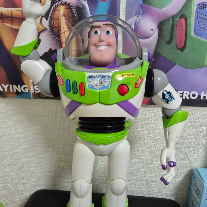 [BUNJANG] Toy Story Buzz Lightyear Andy Version Talking Figure / 디즈니스토어 토이스토리 버즈 라이트이어 앤디버전 토킹