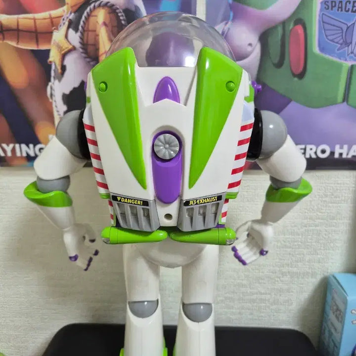 [BUNJANG] Toy Story Buzz Lightyear Andy Version Talking Figure / 디즈니스토어 토이스토리 버즈 라이트이어 앤디버전 토킹