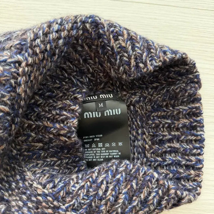[BUNJANG] Miu Miu Beanie M / 미우미우 비니 m