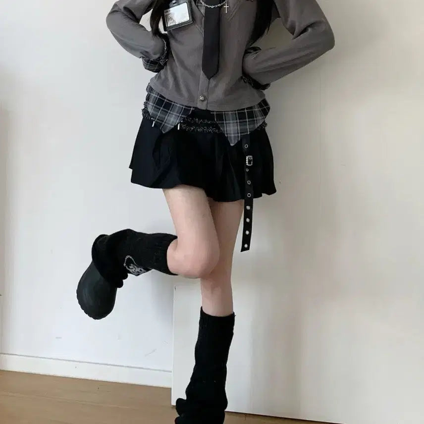 [BUNJANG] Dark Academy Checkered Layered Top &amp; Pleated Skirt Set / 다크 아카데미 체크 패턴 레이어드 상의 + 플리츠 스커트 세트(예약판매)