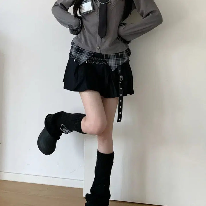 [BUNJANG] Dark Academy Checkered Layered Top &amp; Pleated Skirt Set / 다크 아카데미 체크 패턴 레이어드 상의 + 플리츠 스커트 세트(예약판매)