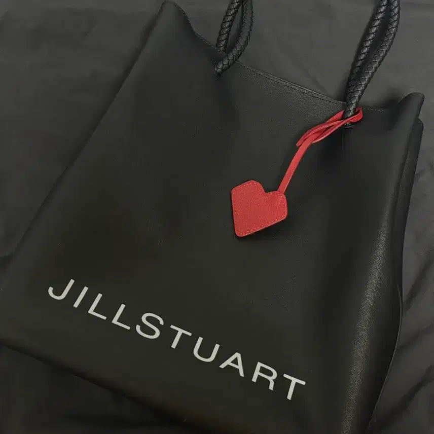 [BUNJANG] Jill Stuart Heart Charm Tote Bag - Black / 질스튜어트 하트참 토트백 블랙 가방