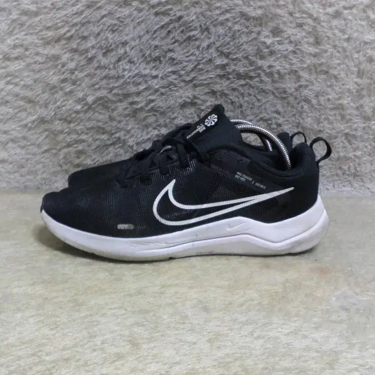 [BUNJANG] Nike Downshifter 12 Black Sneakers (Used) / 후루룩구제 260 나이키 다운쉬프터12 블랙 운동화 중고 신발