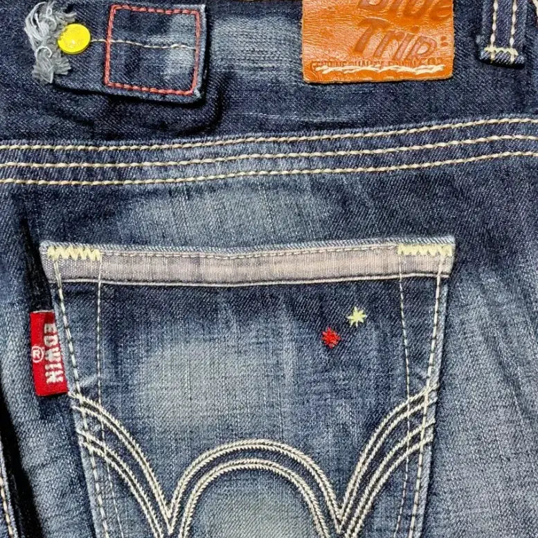 [BUNJANG] EDWIN Blue Trip Embroidered Denim Pants / 할인!! [S] EDWIN 블루 트립 자수 디테일 빈티지 데님 팬츠