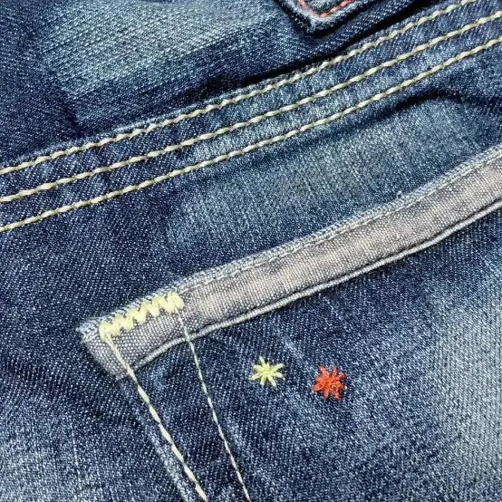 [BUNJANG] EDWIN Blue Trip Embroidered Denim Pants / 할인!! [S] EDWIN 블루 트립 자수 디테일 빈티지 데님 팬츠