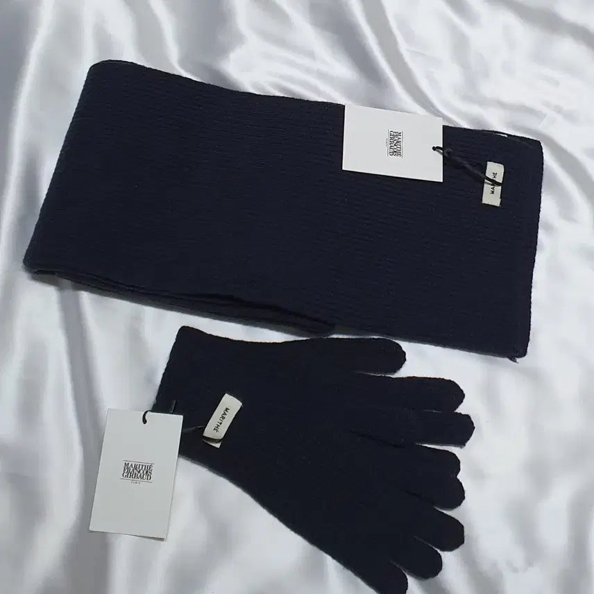 [BUNJANG] Marithe Francois Girbaud Navy Muffler and Gloves Set / 네이비 마리떼 프랑소와 저버 머플러 앤 글러브 목도리 장갑