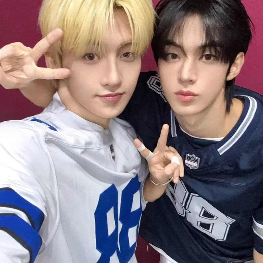 투어스 도훈 지훈 훈훈즈 음중 음악중심 mc 엠씨 폴라