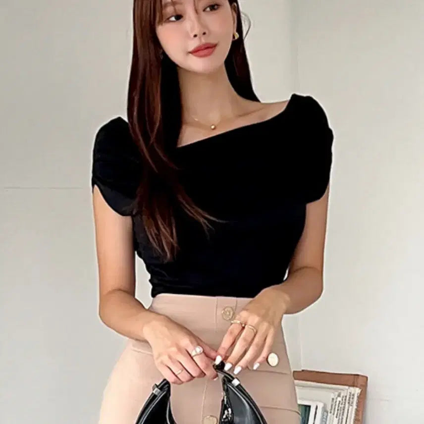[BUNJANG] Off-Shoulder Tank Top / 드레이프 오프숄더 나시탑