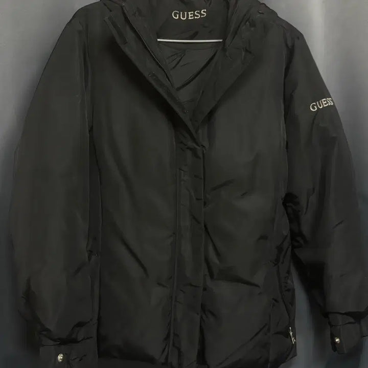 [BUNJANG] Guess Black Padded Jacket / 게스 블랙 패딩 자켓
