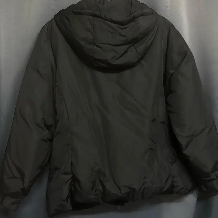 [BUNJANG] Guess Black Padded Jacket / 게스 블랙 패딩 자켓