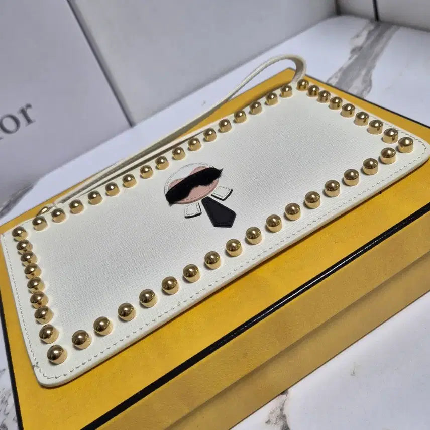 [BUNJANG] Fendi Karlito Leather Clutch Bag / (정품) 펜디 칼리토 스터드 가죽 클러치백