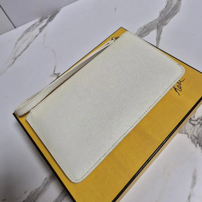 [BUNJANG] Fendi Karlito Leather Clutch Bag / (정품) 펜디 칼리토 스터드 가죽 클러치백