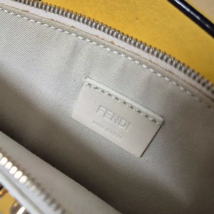 [BUNJANG] Fendi Karlito Leather Clutch Bag / (정품) 펜디 칼리토 스터드 가죽 클러치백