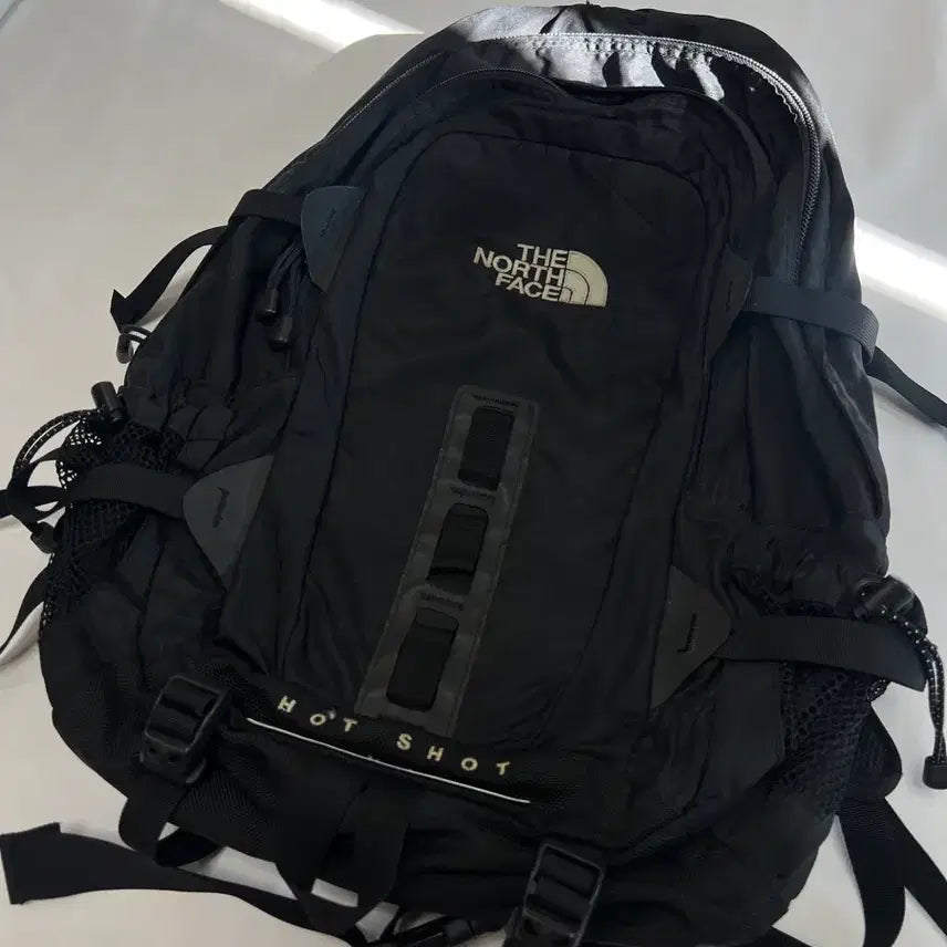 [BUNJANG] The North Face Hot Shot Black Backpack 30L / [정품/30L] 노스페이스 핫샷 블랙 백팩 가방