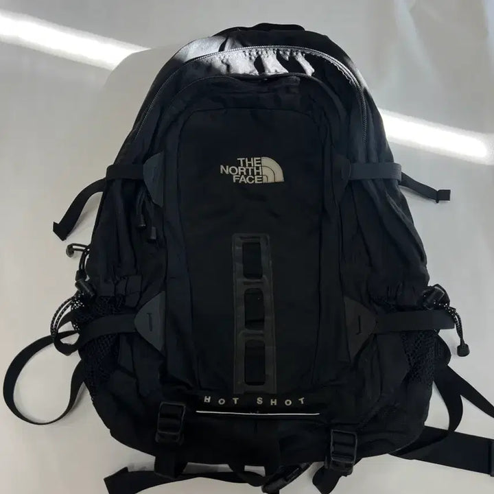 [BUNJANG] The North Face Hot Shot Black Backpack 30L / [정품/30L] 노스페이스 핫샷 블랙 백팩 가방