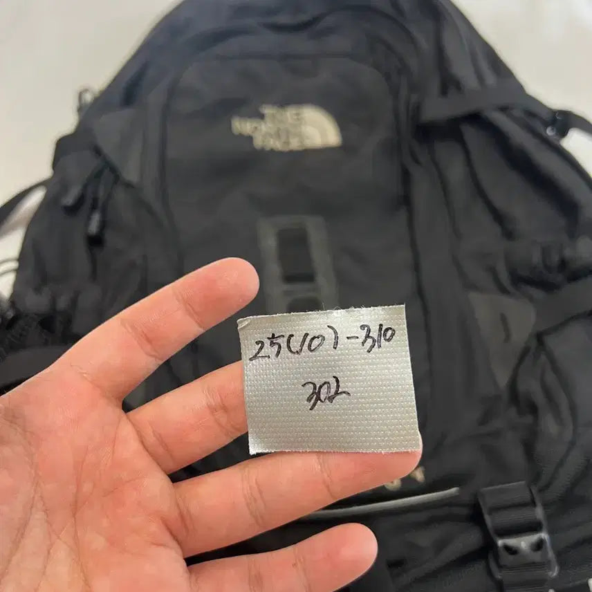 [BUNJANG] The North Face Hot Shot Black Backpack 30L / [정품/30L] 노스페이스 핫샷 블랙 백팩 가방