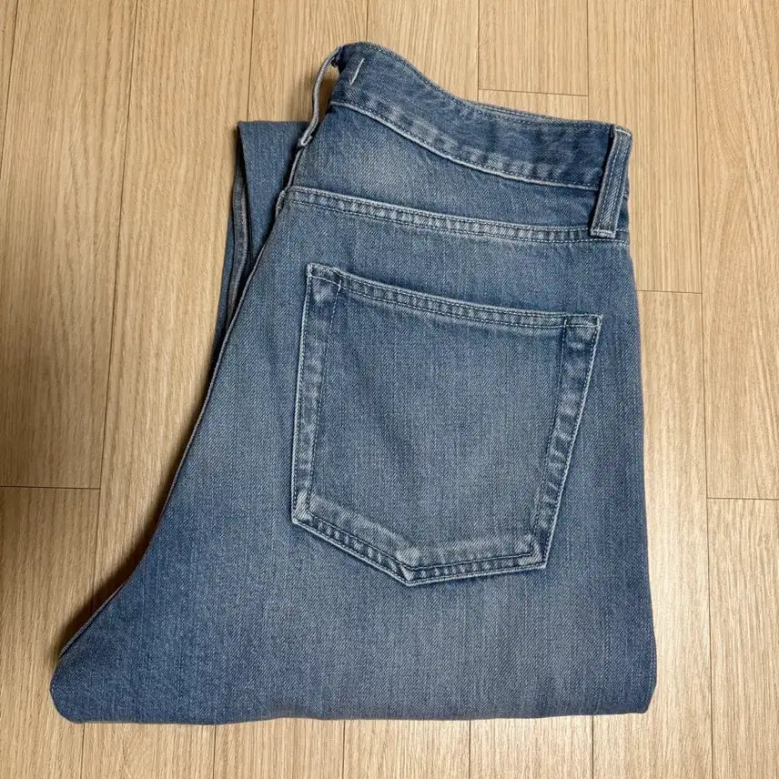 [BUNJANG] SEW Selvedge Denim Pants (Medium Blue) / [SEW] 스트레이트 셀비지 데님 팬츠 (미디엄 블루)