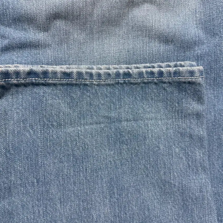 [BUNJANG] SEW Selvedge Denim Pants (Medium Blue) / [SEW] 스트레이트 셀비지 데님 팬츠 (미디엄 블루)