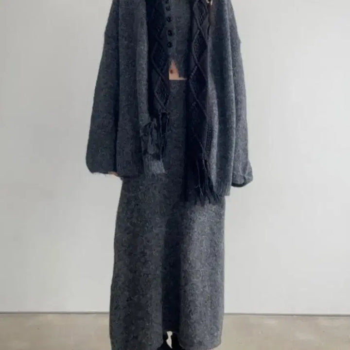 [BUNJANG] Adelio Charcoal Set (Cardigan + Top + Skirt) / 아델리오 가디건+탑+스커트 셋업