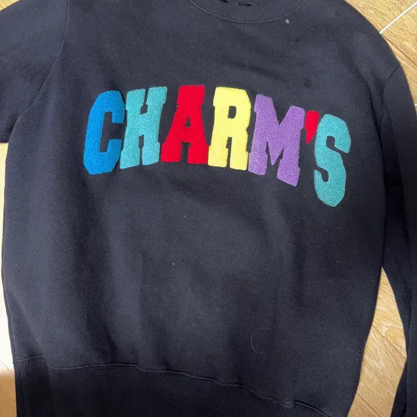 [BUNJANG] CHARMS Black Logo Embroidered Sweatshirt / 참스 CHARMS 블랙 맨투맨 티셔츠
