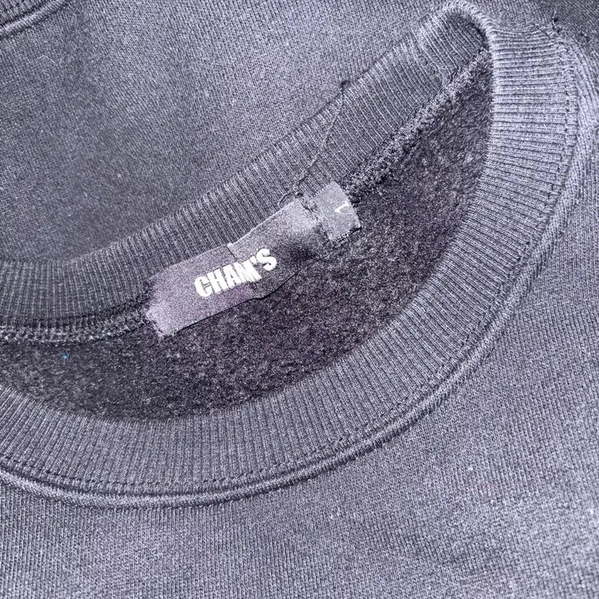 [BUNJANG] CHARMS Black Logo Embroidered Sweatshirt / 참스 CHARMS 블랙 맨투맨 티셔츠