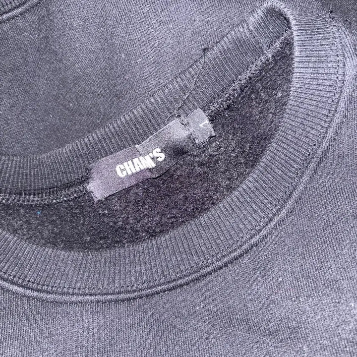 [BUNJANG] CHARMS Black Logo Embroidered Sweatshirt / 참스 CHARMS 블랙 맨투맨 티셔츠