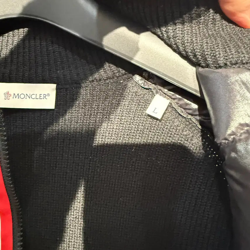 [BUNJANG] Moncler Tricot Knit Padded Jacket / 몽클레어 삼선 유광 트리콧 와펜 니트패딩