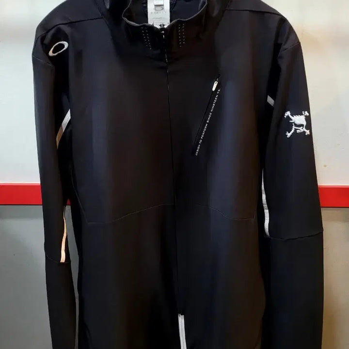[BUNJANG] Oakley Skull Synchronism Windbreaker Track Jacket / 정품 오클리 스컬 씬크로니즘 바람막이 트랙자켓