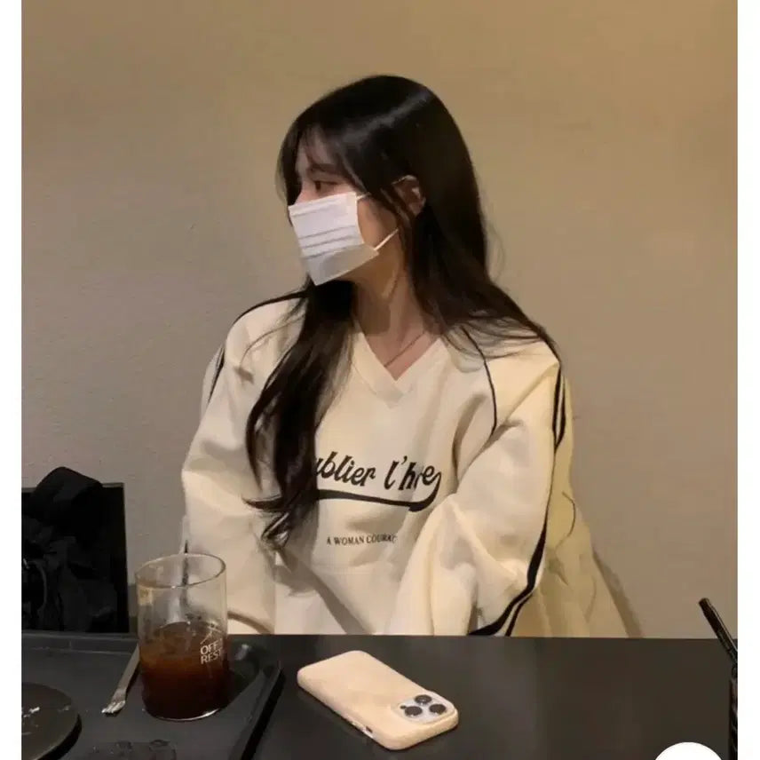 [BUNJANG] Muda Vanilla V-Neck Sweatshirt / [새상품] 무다 바닐라 맨투맨