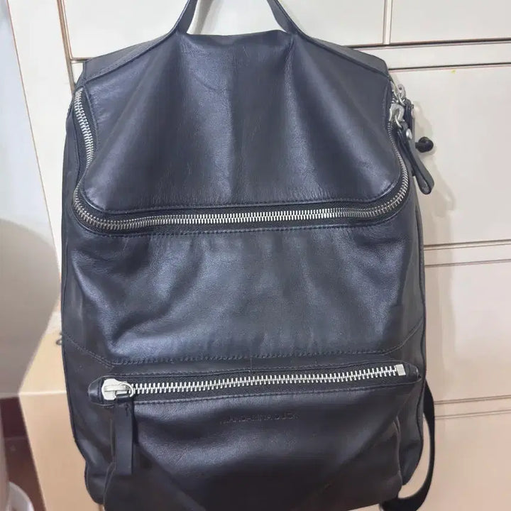 [BUNJANG] Mandarin Duck Black Leather Backpack / 만다리나덕 블랙 가죽 백팩
