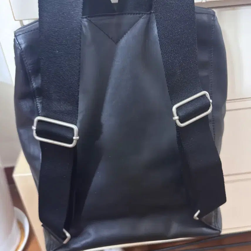 [BUNJANG] Mandarin Duck Black Leather Backpack / 만다리나덕 블랙 가죽 백팩