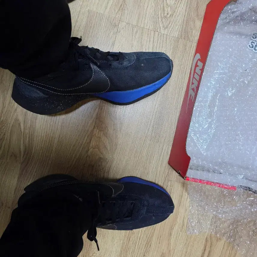 [BUNJANG] Nike Moon Racer Black/Volt 275mm Sneakers / 나이키 문레이서 검파 275(=9.5사이즈)