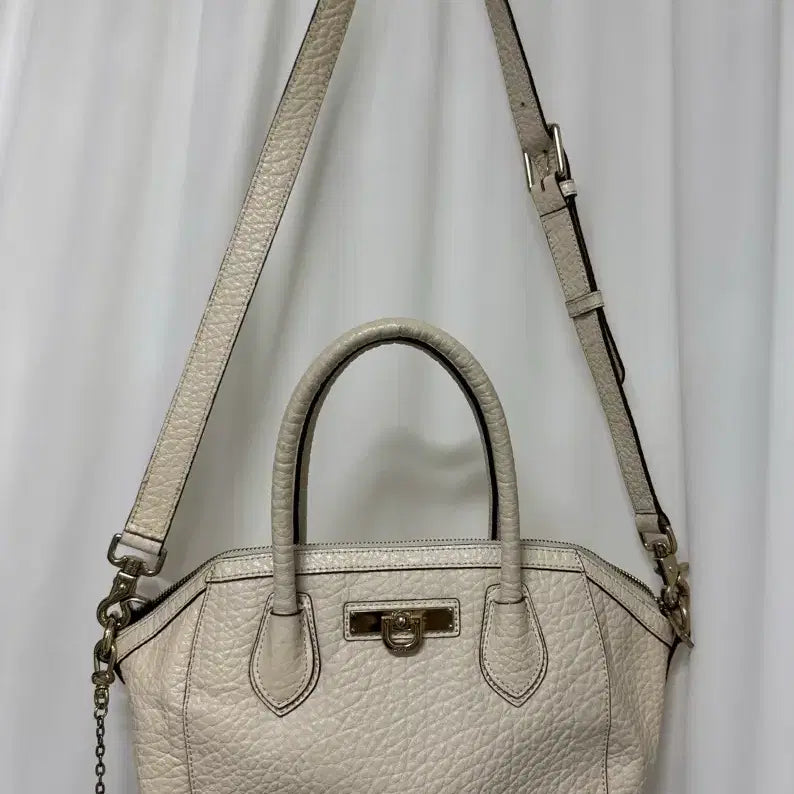 [BUNJANG] DKNY Ivory Leather Tote Shoulder Bag / DKNY 아이보리 가죽 토트 숄더백 가방