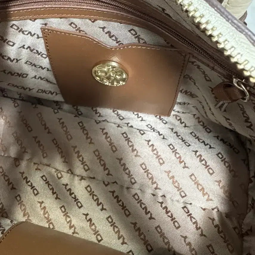 [BUNJANG] DKNY Ivory Leather Tote Shoulder Bag / DKNY 아이보리 가죽 토트 숄더백 가방
