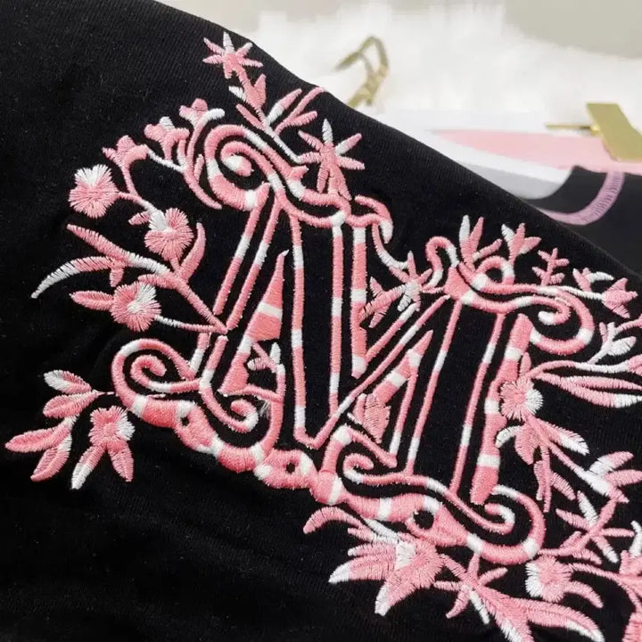 [SOLD OUT] 인미마인 M 핑크 자수 스티치 라운드 반팔 크롭티