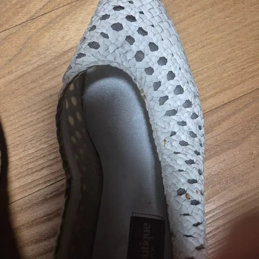 [BUNJANG] Oscar Boutique White Punching Pumps 245 / 오스카부티크 펀칭 펌프스 화이트 245
