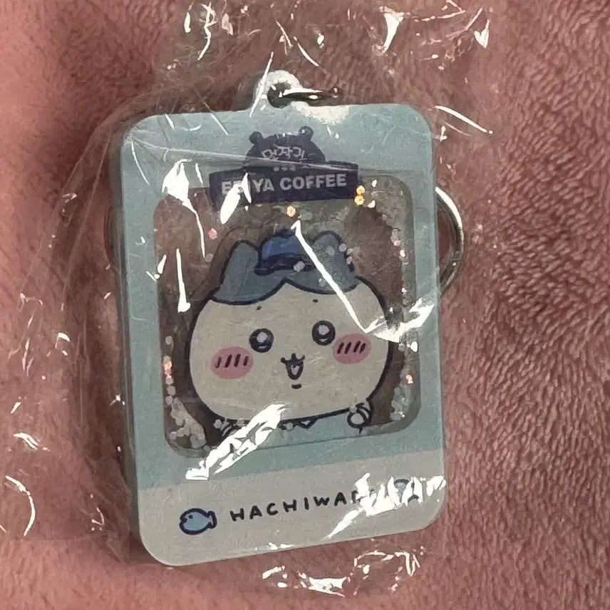[SOLD OUT] 이디야 먼작귀 치이카와 콜라보 하치와레 아크릴 키링