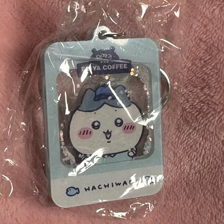 [SOLD OUT] 이디야 먼작귀 치이카와 콜라보 하치와레 아크릴 키링