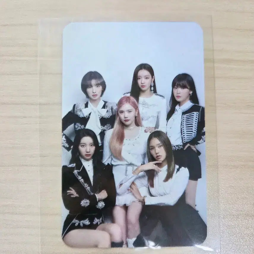 오마이걸 단체 포카